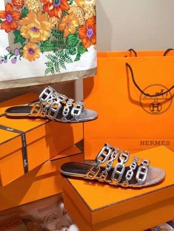 HERMES THALASSA SLIDE SANDALS IN SILVER LAMBSKIN – HMSD137