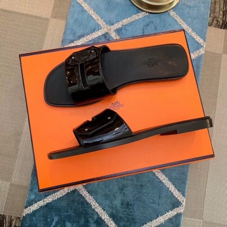HERMES VIEW SLIDE SANDALS IN BLACK PATENT CALFSKIN – HMSD133