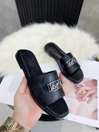 HERMES VILLA SLIDE SANDALS IN BLACK LEATHER – HMSD135