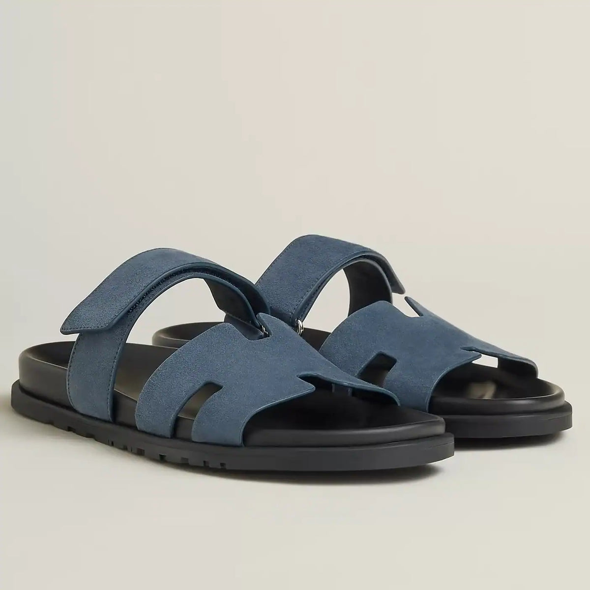 HERMES WOMEN’S CHYPRE SANDALS IN BLUE SUEDE CALFSKIN – HMSD013