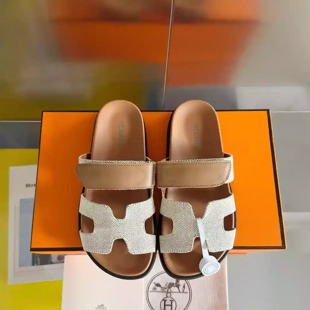 HERMES WOMEN’S CHYPRE SANDALS IN CANVAS WITH BROWN LEATHER – HMSD015