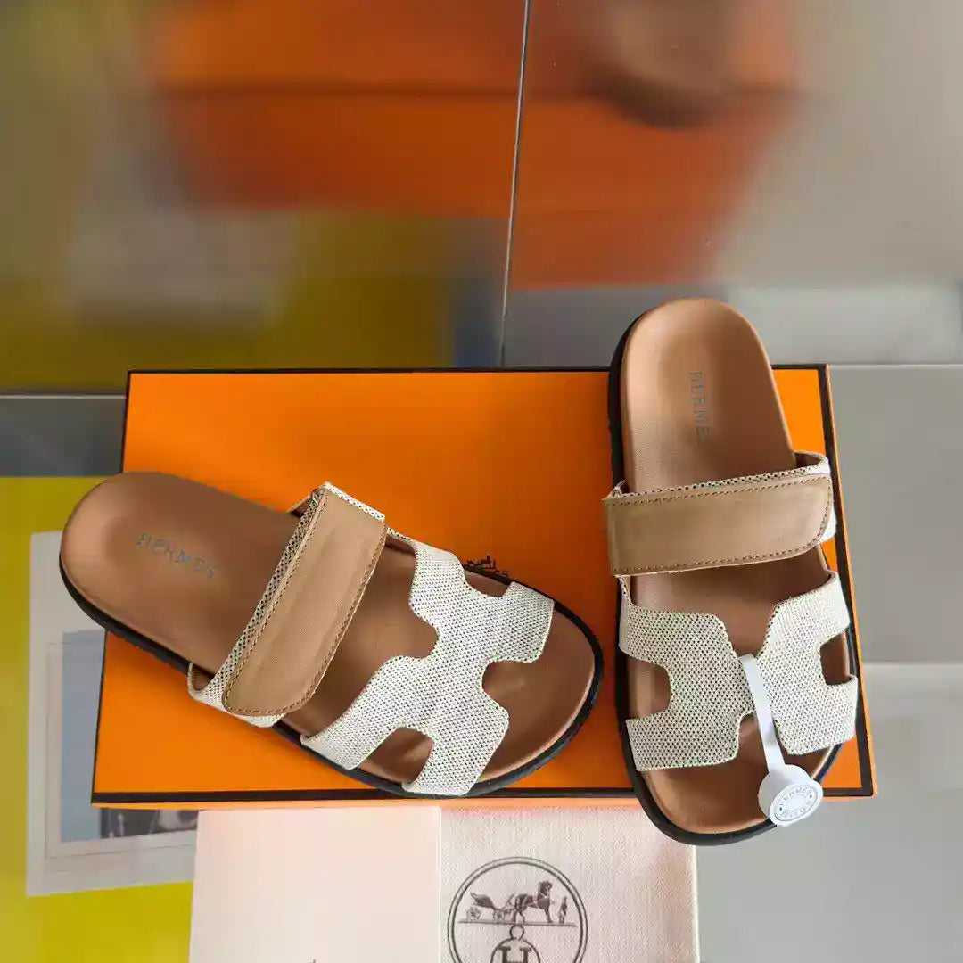 HERMES WOMEN’S CHYPRE SANDALS IN CANVAS WITH BROWN LEATHER – HMSD015