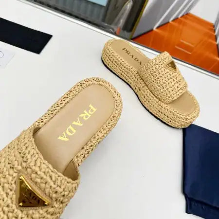 PRADA CROCHET FLATFORM SLIDES IN BEIGE RAFFIA-EFFECT YARN – PSD070