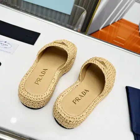 PRADA CROCHET FLATFORM SLIDES IN BEIGE RAFFIA-EFFECT YARN – PSD070