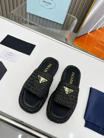 PRADA CROCHET FLATFORM SLIDES IN BLACK RAFFIA-EFFECT YARN – PSD069