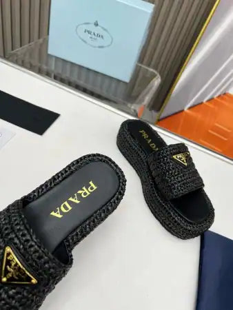 PRADA CROCHET FLATFORM SLIDES IN BLACK RAFFIA-EFFECT YARN – PSD069