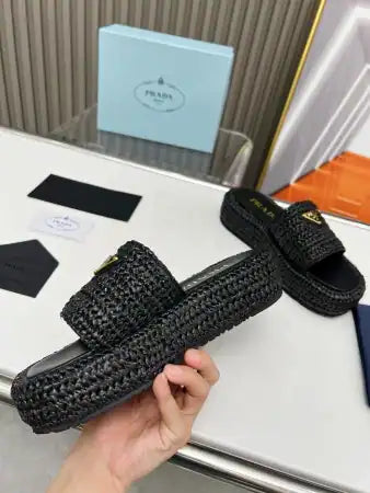 PRADA CROCHET FLATFORM SLIDES IN BLACK RAFFIA-EFFECT YARN – PSD069