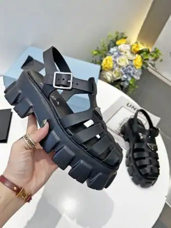 PRADA FOAM SANDALS IN BLACK RUBBER – PSD001