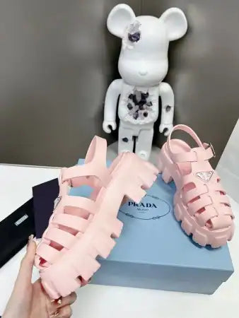 PRADA FOAM SANDALS IN LIGHT PINK RUBBER – PSD003