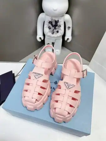 PRADA FOAM SANDALS IN LIGHT PINK RUBBER – PSD003