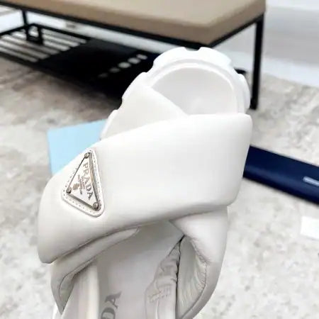 PRADA MONOLITH PADDED SANDALS IN WHITE NAPPA LEATHER – PSD018