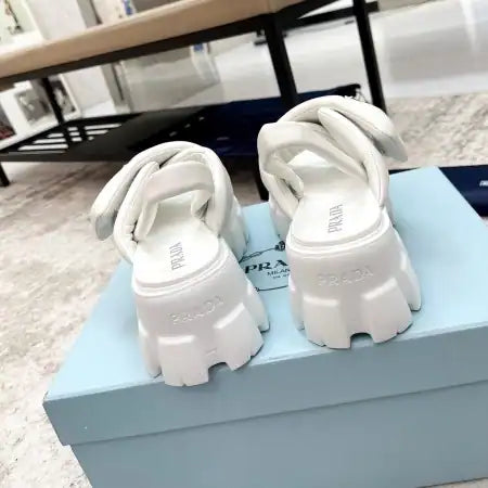 PRADA MONOLITH PADDED SANDALS IN WHITE NAPPA LEATHER – PSD018