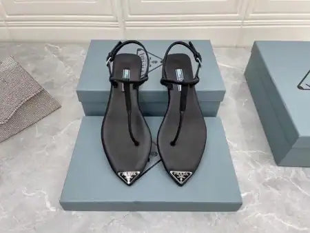 PRADA THONG SANDALS IN BLACK BRUSHED LEATHER – PSD047