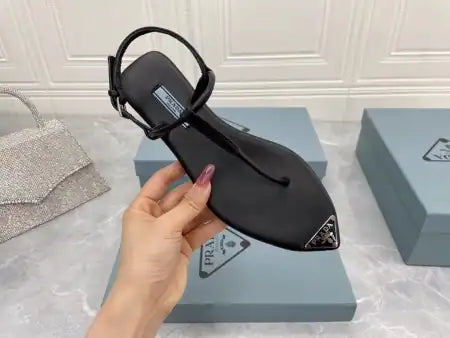 PRADA THONG SANDALS IN BLACK BRUSHED LEATHER – PSD047