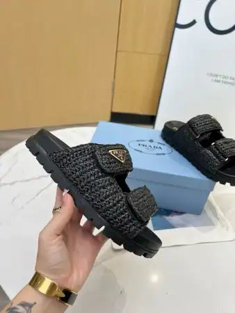 PRADA WOMEN’S CROCHET SANDALS IN BLACK RAFFIA – PSD025