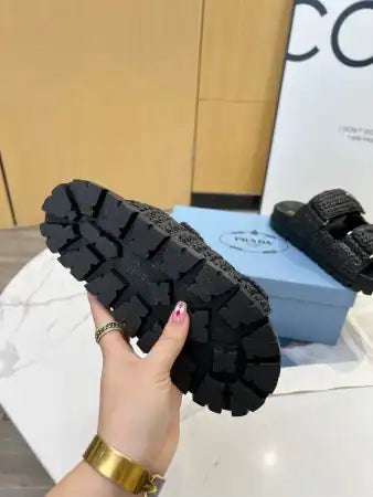 PRADA WOMEN’S CROCHET SANDALS IN BLACK RAFFIA – PSD025