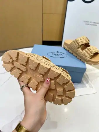 PRADA WOMEN’S CROCHET SANDALS IN NATURAL RAFFIA – PSD026