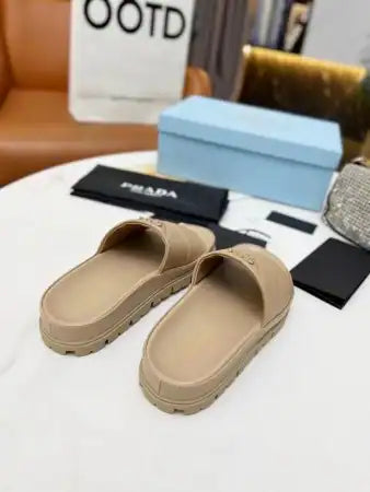 PRADA WOMEN’S SLIDES IN BEIGE QUILTED NAPPA LEATHER – PSD082
