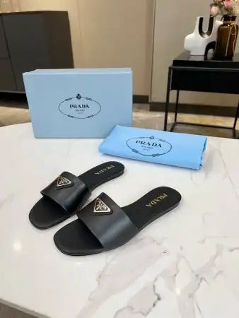 PRADA WOMEN’S SLIDES IN BLACK SMOOTH LEATHER – PSD071