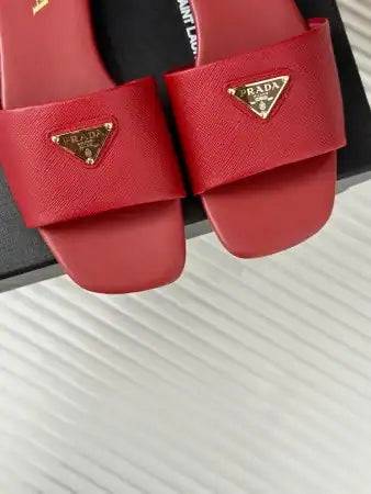 PRADA WOMEN’S SLIDES IN RED SAFFIANO LEATHER – PSD064