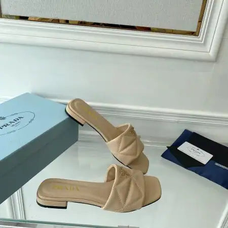 PRADA WOMEN’S SLIDES SANDALS IN BEIGE NAPPA LEATHER – PSD076