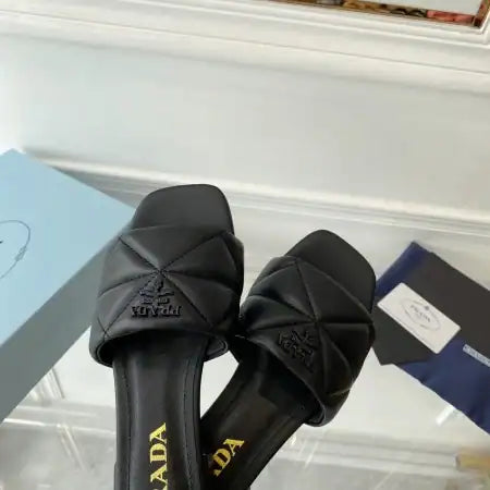 PRADA WOMEN’S SLIDES SANDALS IN BLACK NAPPA LEATHER – PSD061