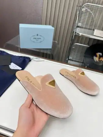 PRADA WOMEN’S SLIPPERS IN NUDE VELVET – PSD073