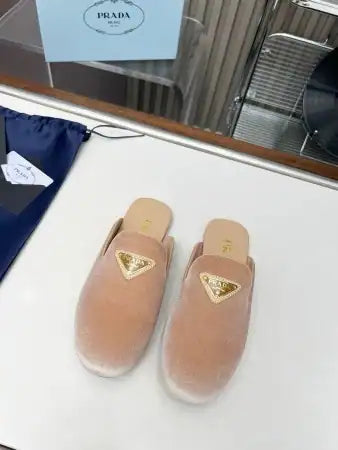 PRADA WOMEN’S SLIPPERS IN NUDE VELVET – PSD073