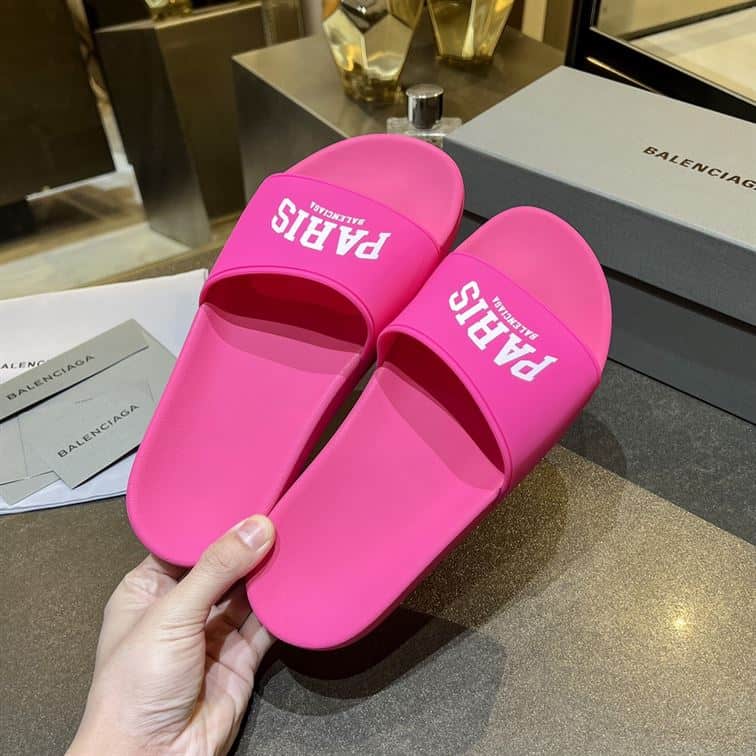 BALENCIAGA CITIES PARIS POOL SLIDE SANDAL – BBD010