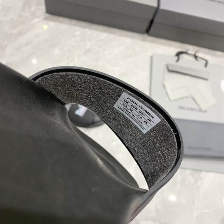 BALENCIAGA SLIDE SANDAL – BBD015