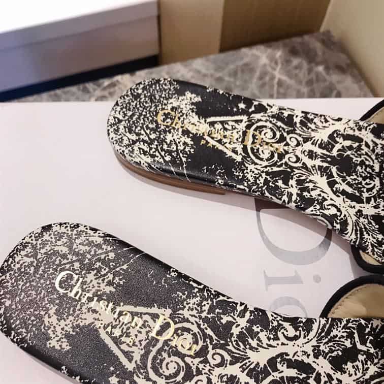 DIOR DWAY SLIDE – DS009