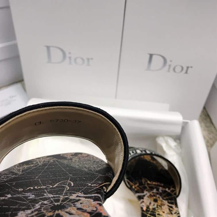 DIOR DWAY SLIDE – DS011