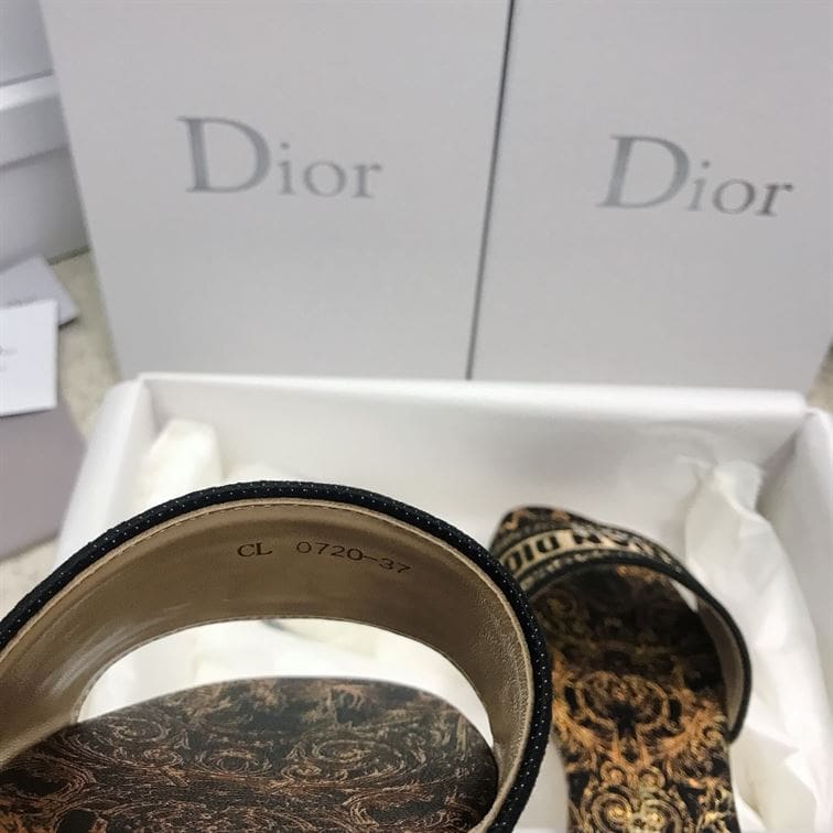 DIOR DWAY SLIDE – DS013