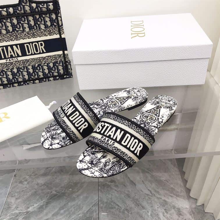 DIOR DWAY SLIDE – DS022