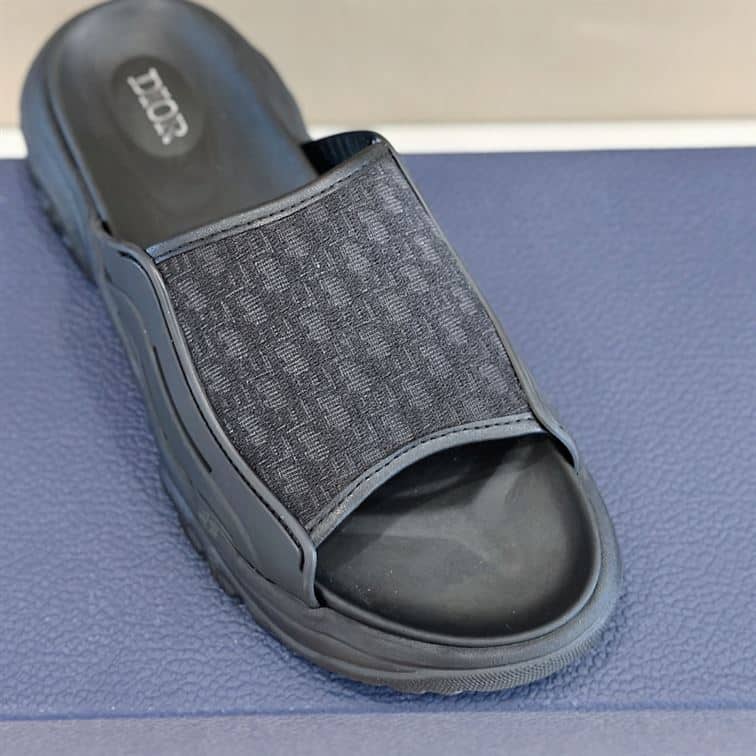 DIOR H-TOWN SANDAL BLACK RUBBER – DS004