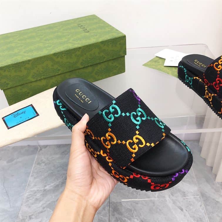 GUCCI ANGELINA EMBROIDERED LOGO PLATFORM SLIDE SANDAL – GSL025