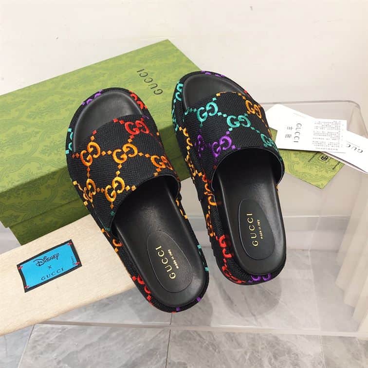 GUCCI ANGELINA EMBROIDERED LOGO PLATFORM SLIDE SANDAL – GSL025