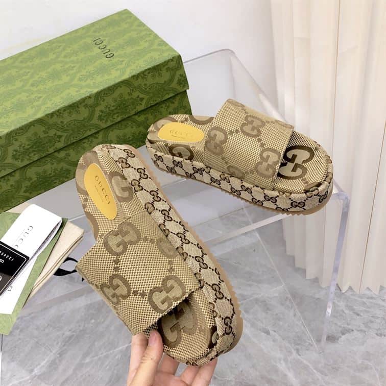 GUCCI ANGELINA LOGO-JACQUARD COATED-CANVAS PLATFORM SLIDES – GSL023