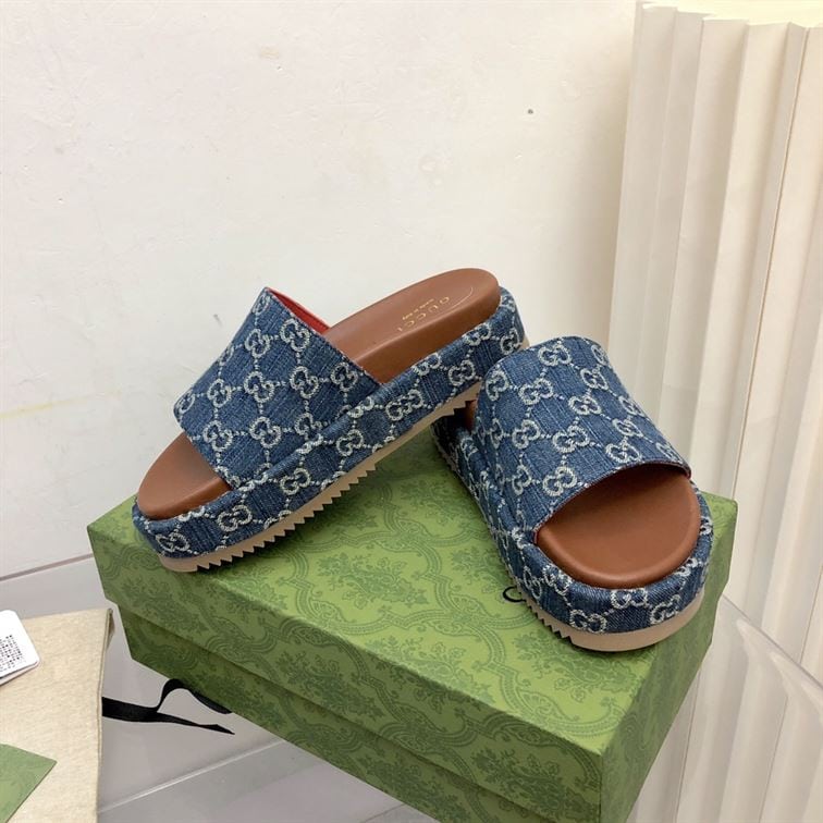 GUCCI ANGELINA LOGO-JACQUARD COATED-CANVAS PLATFORM SLIDES – GSL024