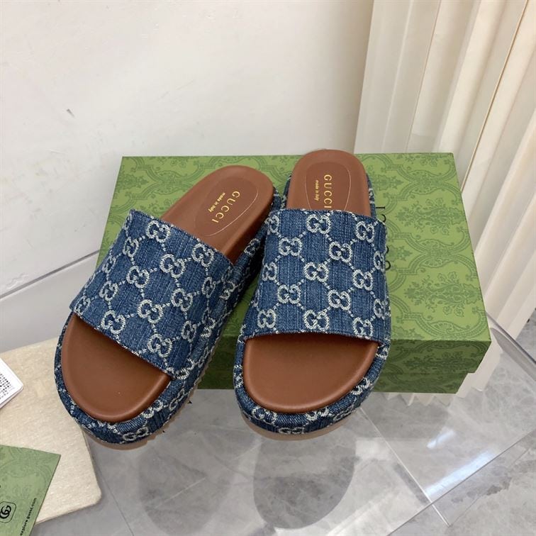 GUCCI ANGELINA LOGO-JACQUARD COATED-CANVAS PLATFORM SLIDES – GSL024