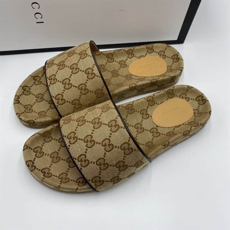 GUCCI GG CANVAS FLIP FLOP SANDAL – GSL001