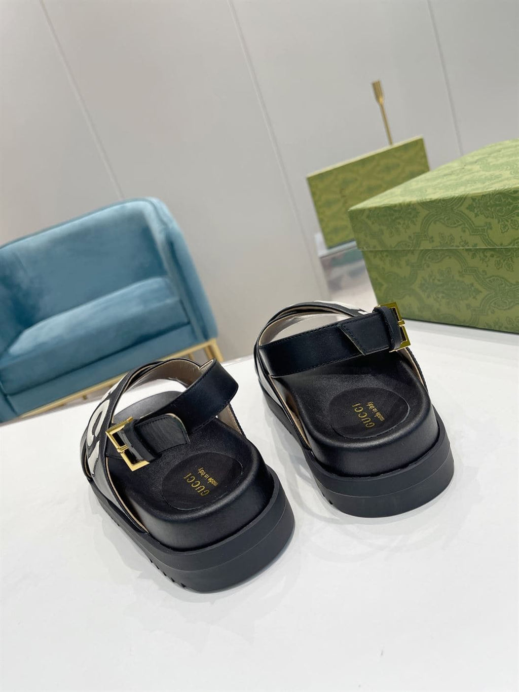 GUCCI MEN’S GUCCI SANDAL BLACK LEATHER – GSL009