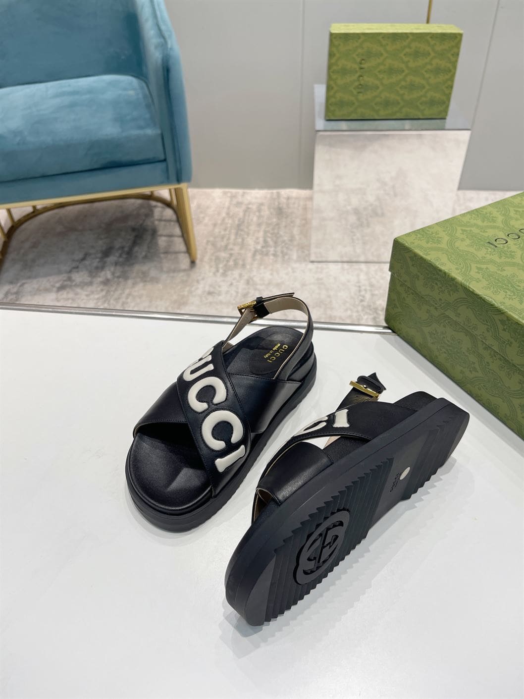 GUCCI MEN’S GUCCI SANDAL BLACK LEATHER – GSL009