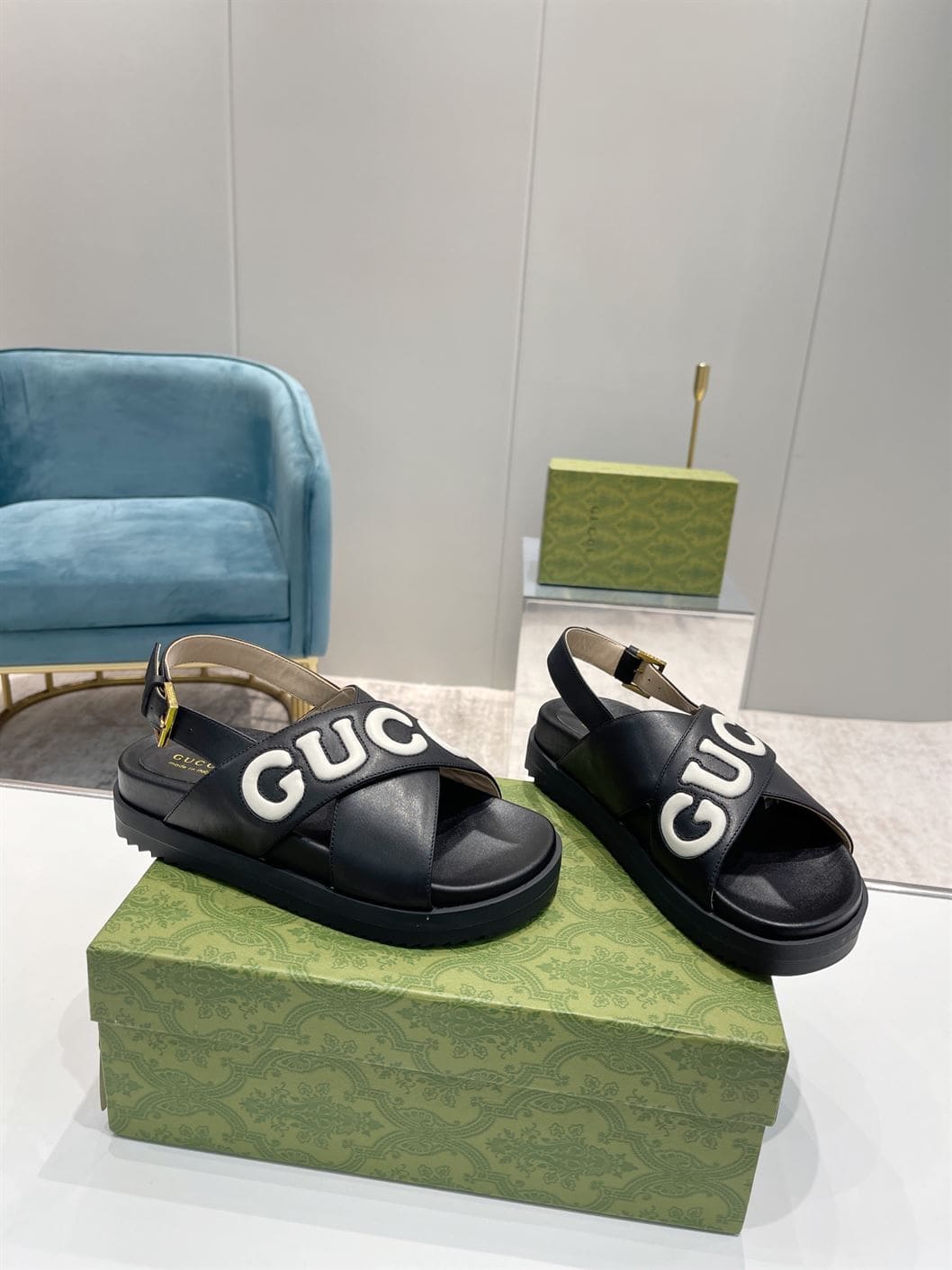 GUCCI MEN’S GUCCI SANDAL BLACK LEATHER – GSL009