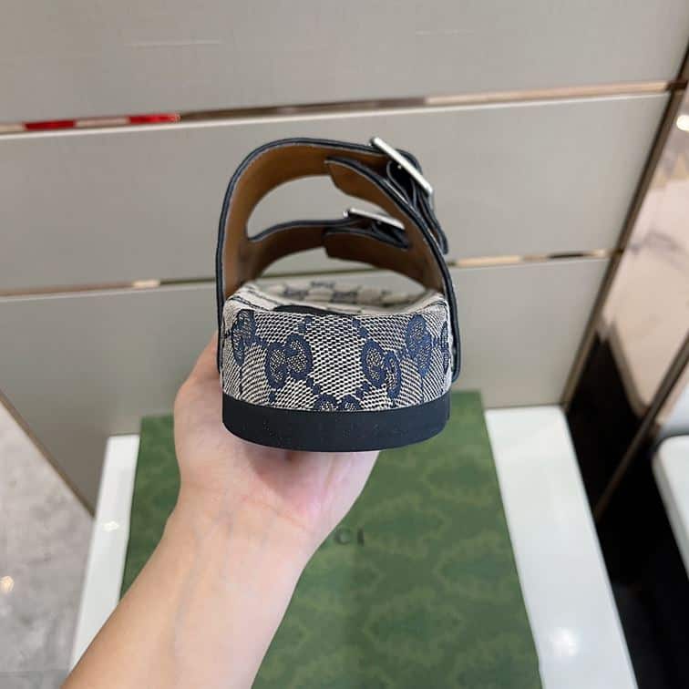GUCCI MEN’S SLIDE SANDAL WITH STRAPS – GSL029