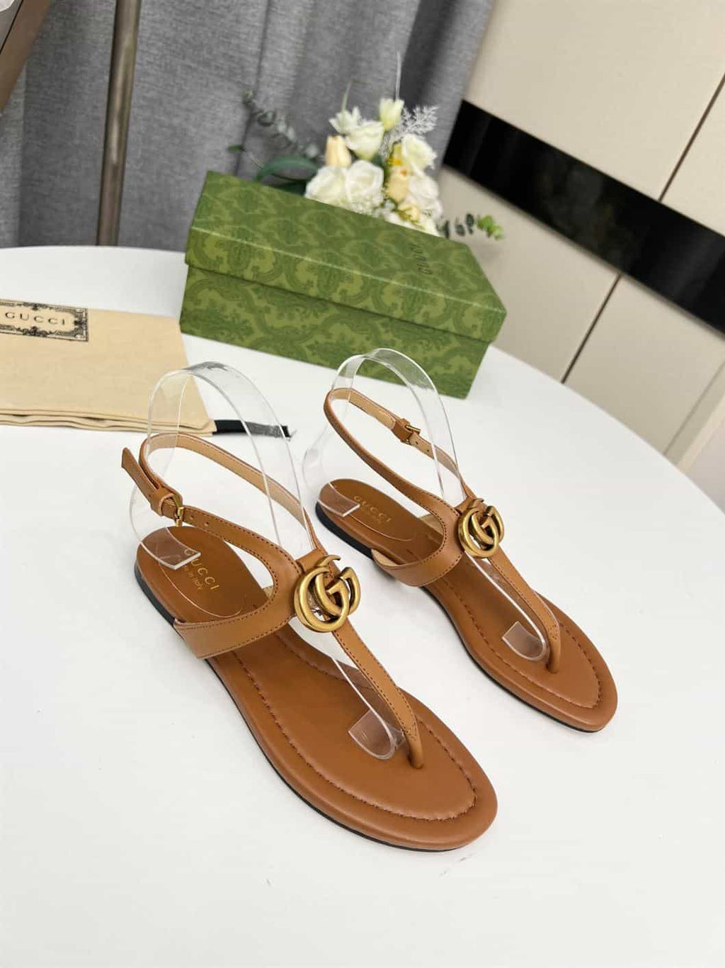 GUCCI WOMEN’S DOUBLE G THONG SANDAL BROWN LEATHER – GSL020