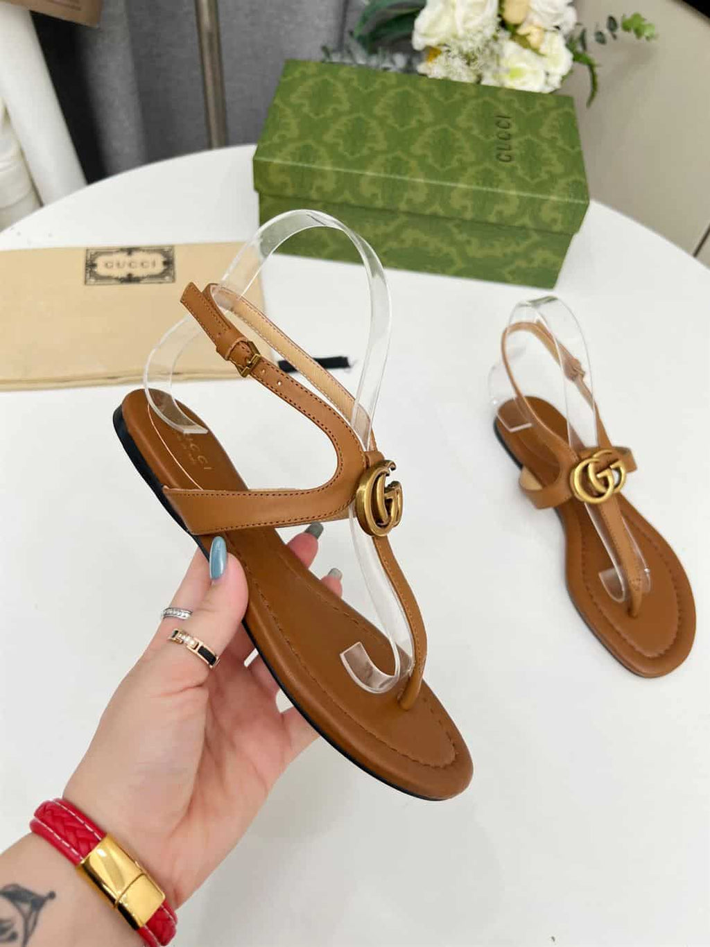 GUCCI WOMEN’S DOUBLE G THONG SANDAL BROWN LEATHER – GSL020