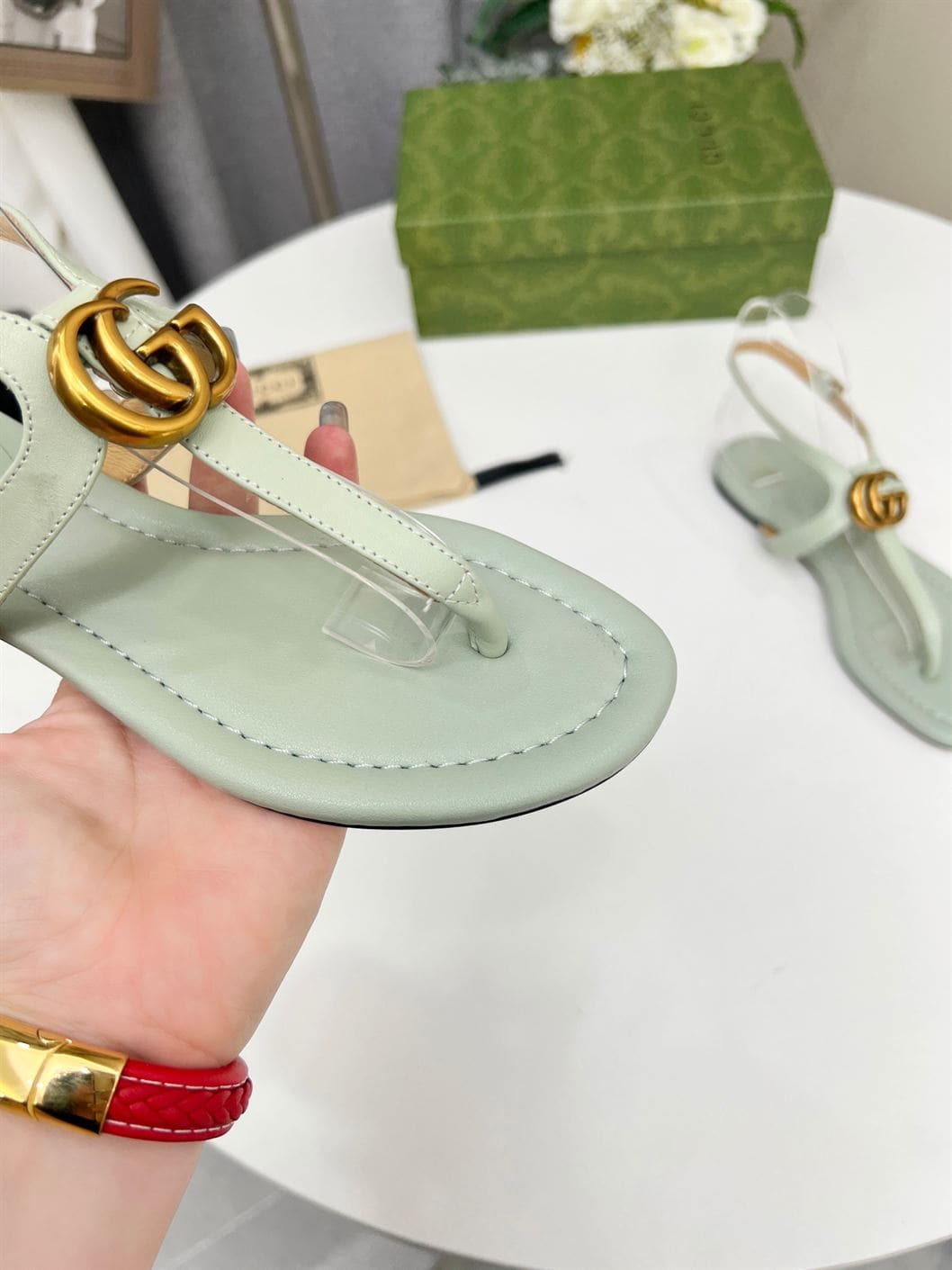 GUCCI WOMEN’S DOUBLE G THONG SANDAL LIGHT GREEN LEATHER – GSL019