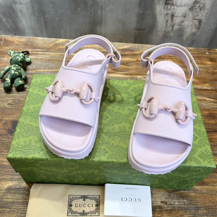 GUCCI WOMEN’S HORSEBIT FLATFORM SANDAL LIGHT PINK RUBBER – GSL018