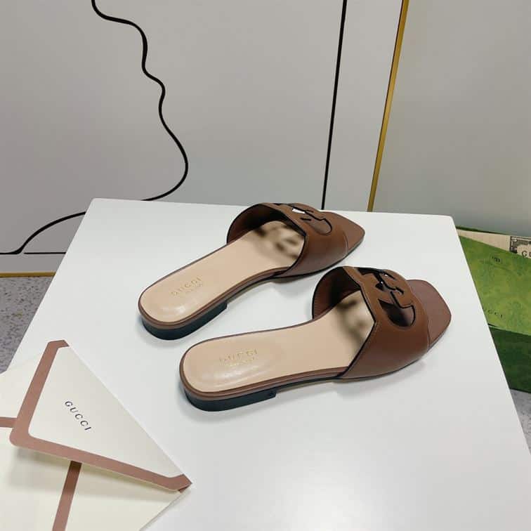 GUCCI WOMEN’S INTERLOCKING G CUT-OUT SLIDE SANDAL – GSL014